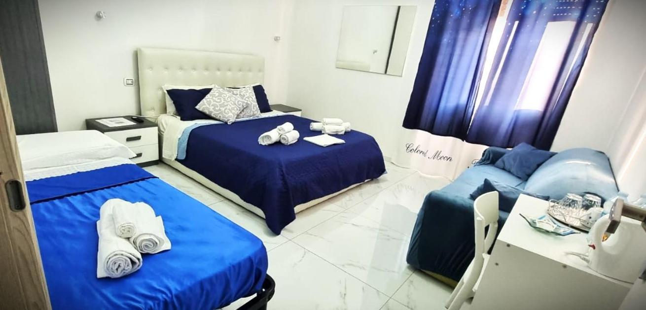 Colored Moon Verona Room photo